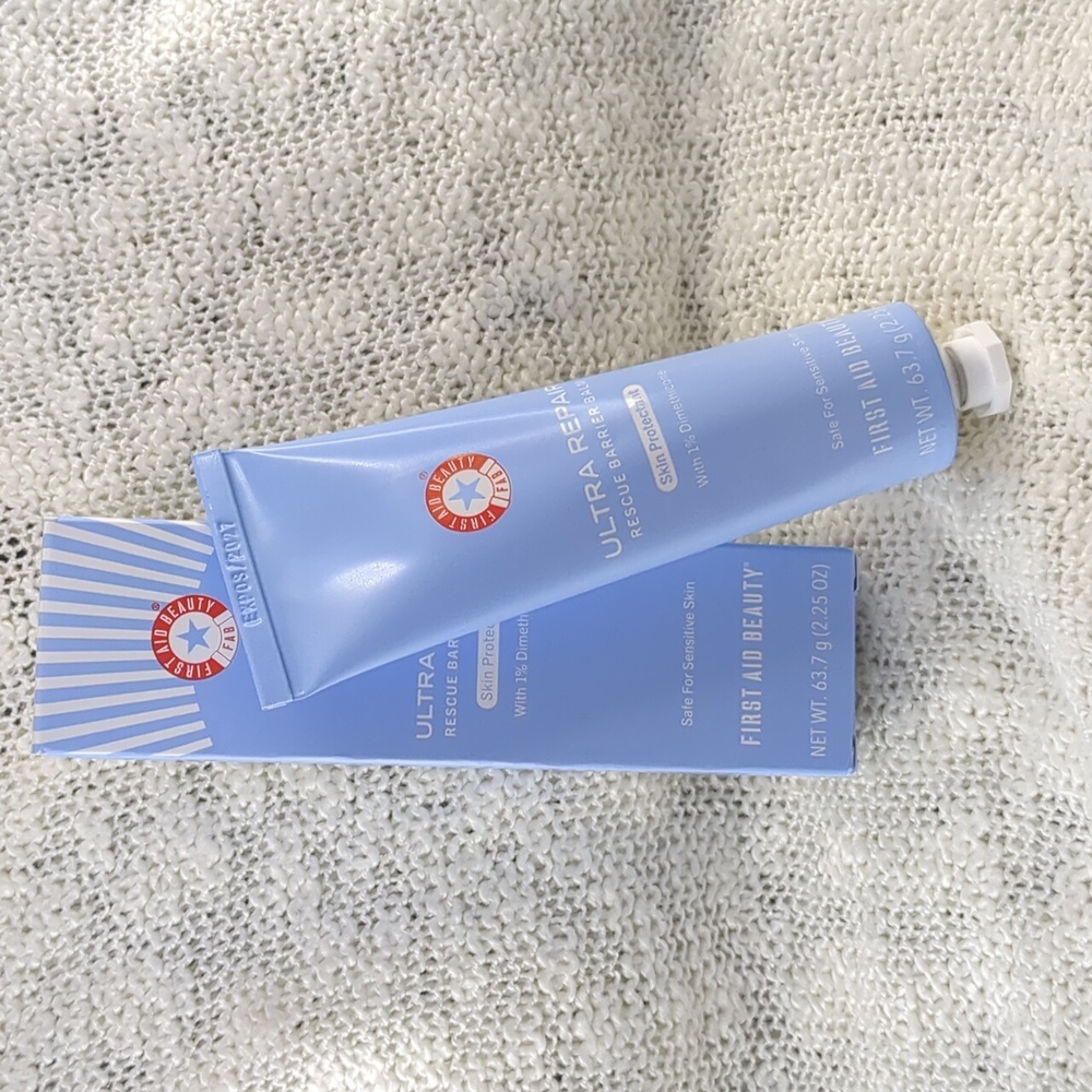 FIRST AID BEAUTY Ultra Repair Rescue Barrier Balm with Dimethicone, 63.7g/2.25fl